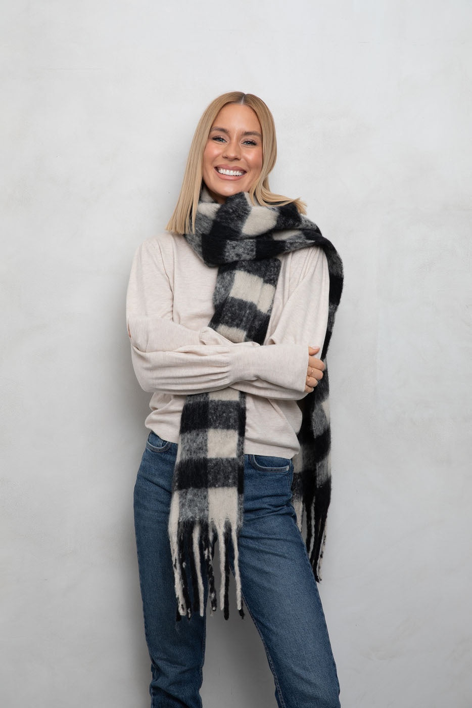 Winter Time Scarf - Black & White