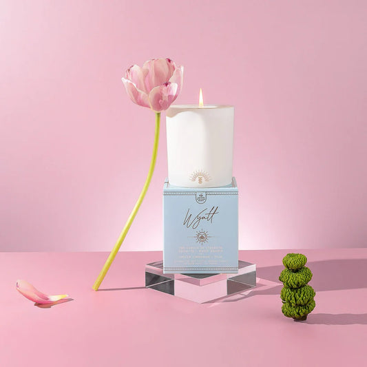 Wyatt | Candle Of Strength |Sodalite & White Quartz - Spiced Cinnamon & Pear
